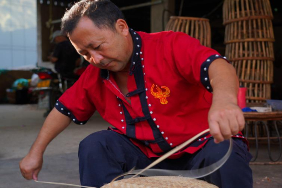 临沧耿马：传承特色技艺 编织乡土记忆