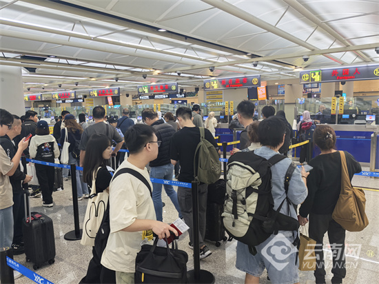 中马互免签证实施以来，昆明口岸双方出入境人员逾5.2万人次